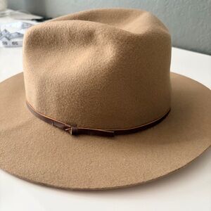 NWOT Yellow 108 Tan 100% Wool Hat, Leather Detailing, Large